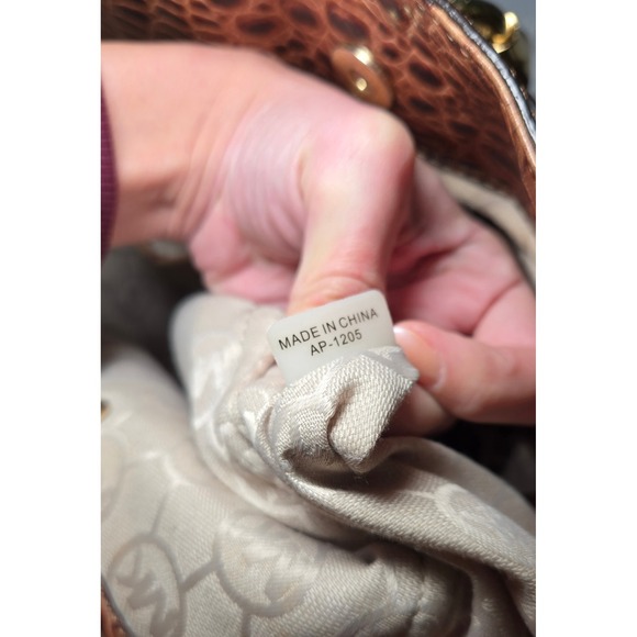 Michael‎ Kors Crocodile Embossed Leather Tote Shoulder Bag Brown Gold Lock Key - Picture 10 of 12